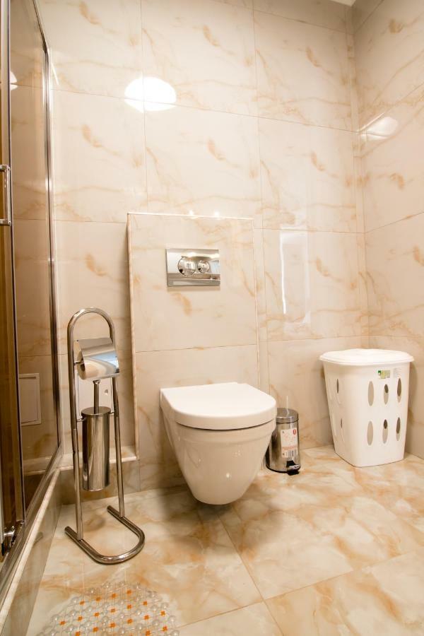 Lux Apartment Near Arena City Kiev Exterior foto